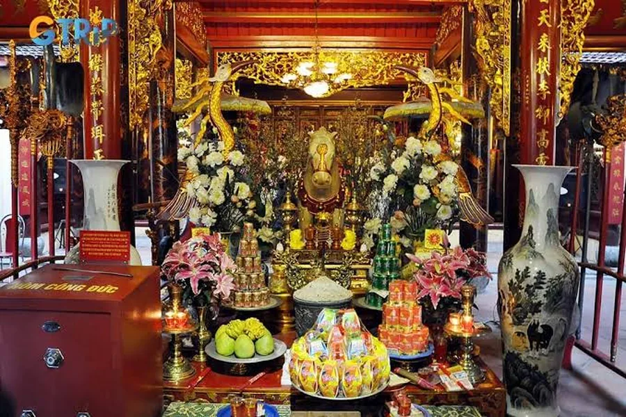 Bach Ma Temple Altar Offerings — Bach Ma Temple